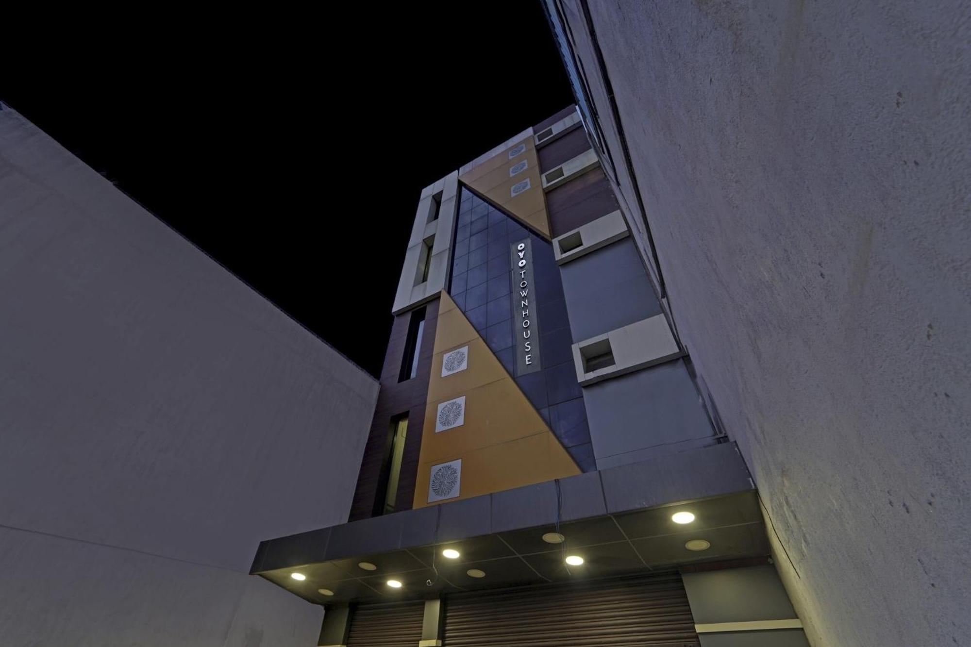 Super Townhouse 1096 Hotel Redfox Nungambakkam Near Apollo & Shankar Nethralaya Hospital Chennai Zewnętrze zdjęcie